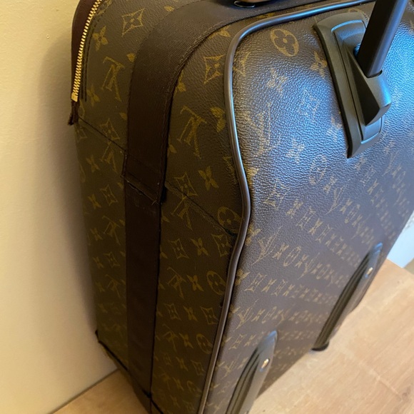 Authentic Louis Vuitton pegase 55 monogram carry on auitcase - Picture 7 of 10
